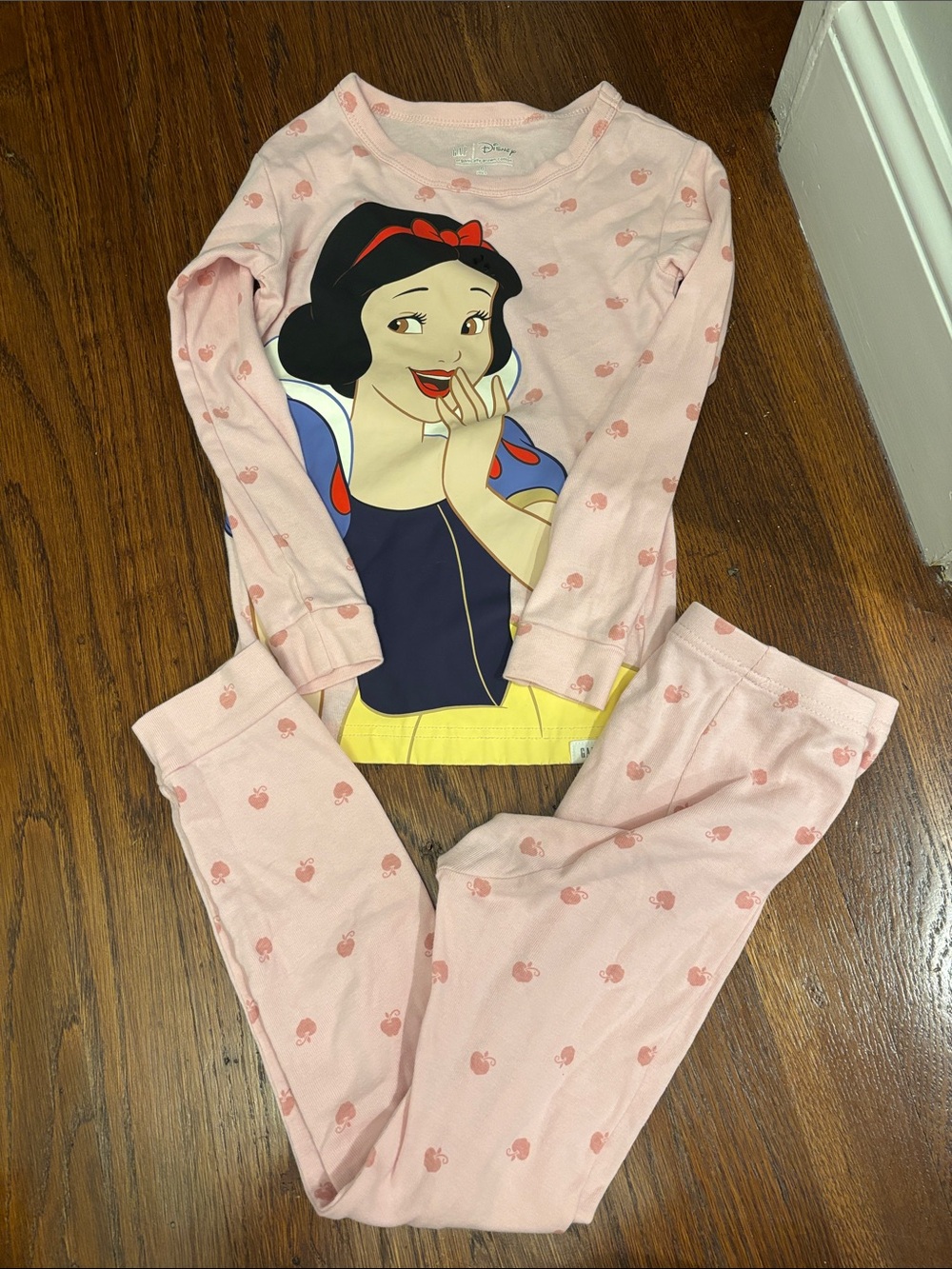Disney Pink Snow White Graphic Long Sleeve Pajama Set